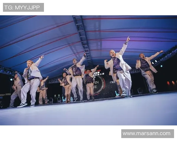 街舞巨献:探秘上海街舞队的配合